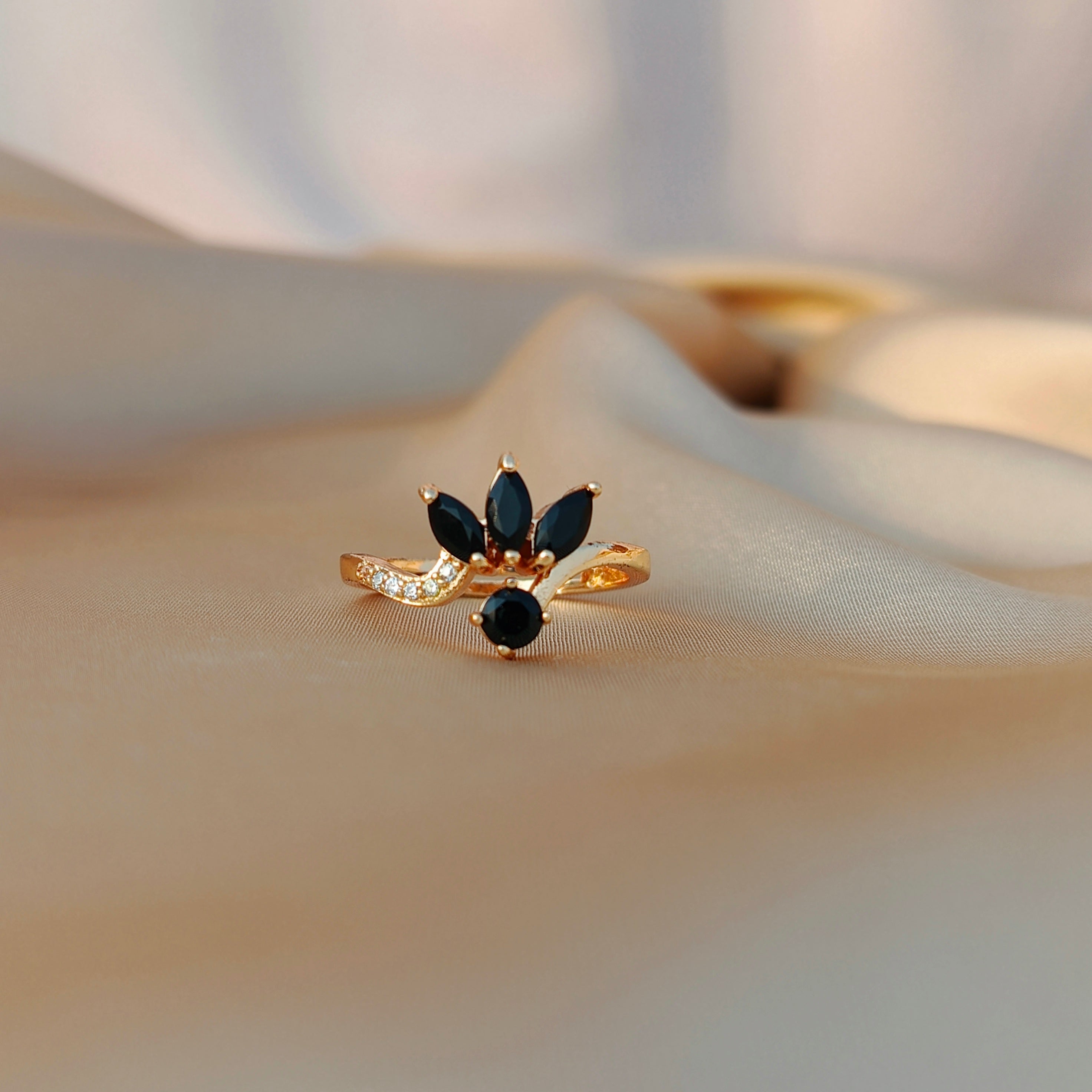 Adjustable Floral Crown Ring with Sparkling Zircon Stones – Elegant Statement Jewelry