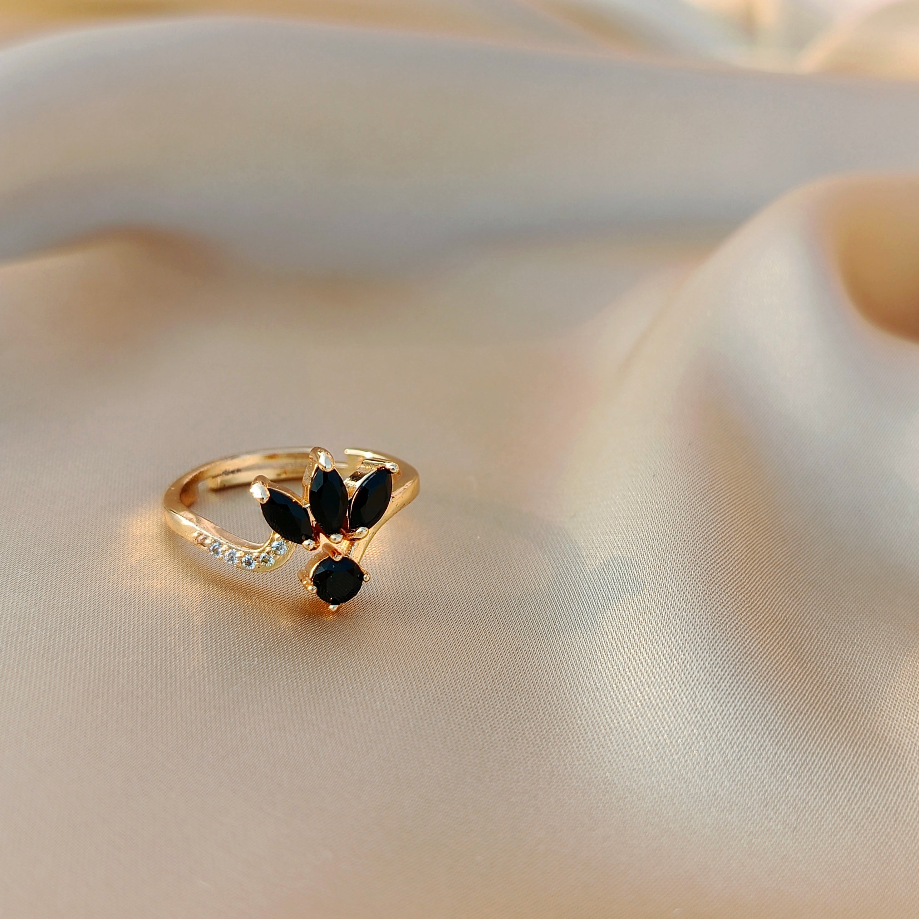 Adjustable Floral Crown Ring with Sparkling Zircon Stones – Elegant Statement Jewelry