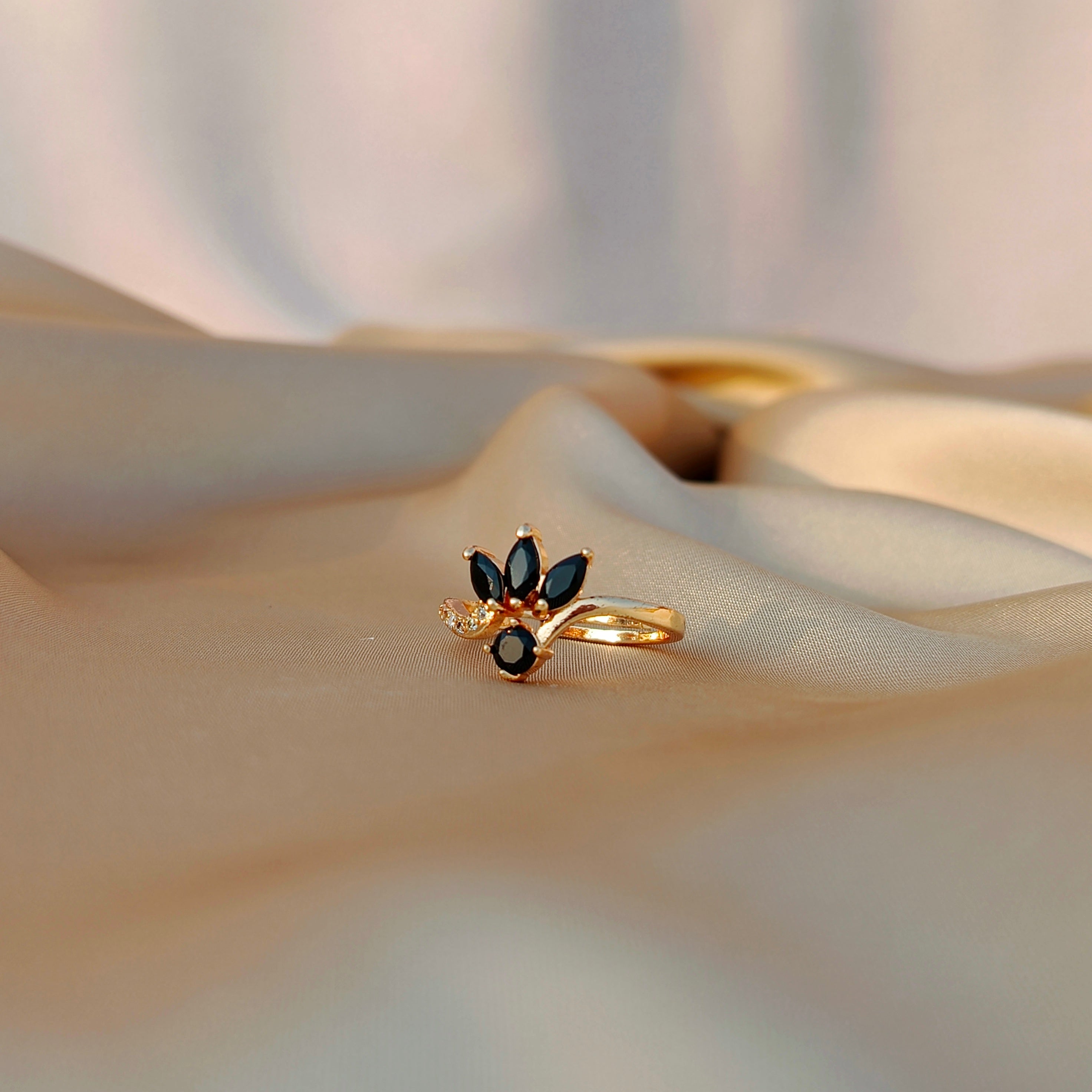 Adjustable Floral Crown Ring with Sparkling Zircon Stones – Elegant Statement Jewelry