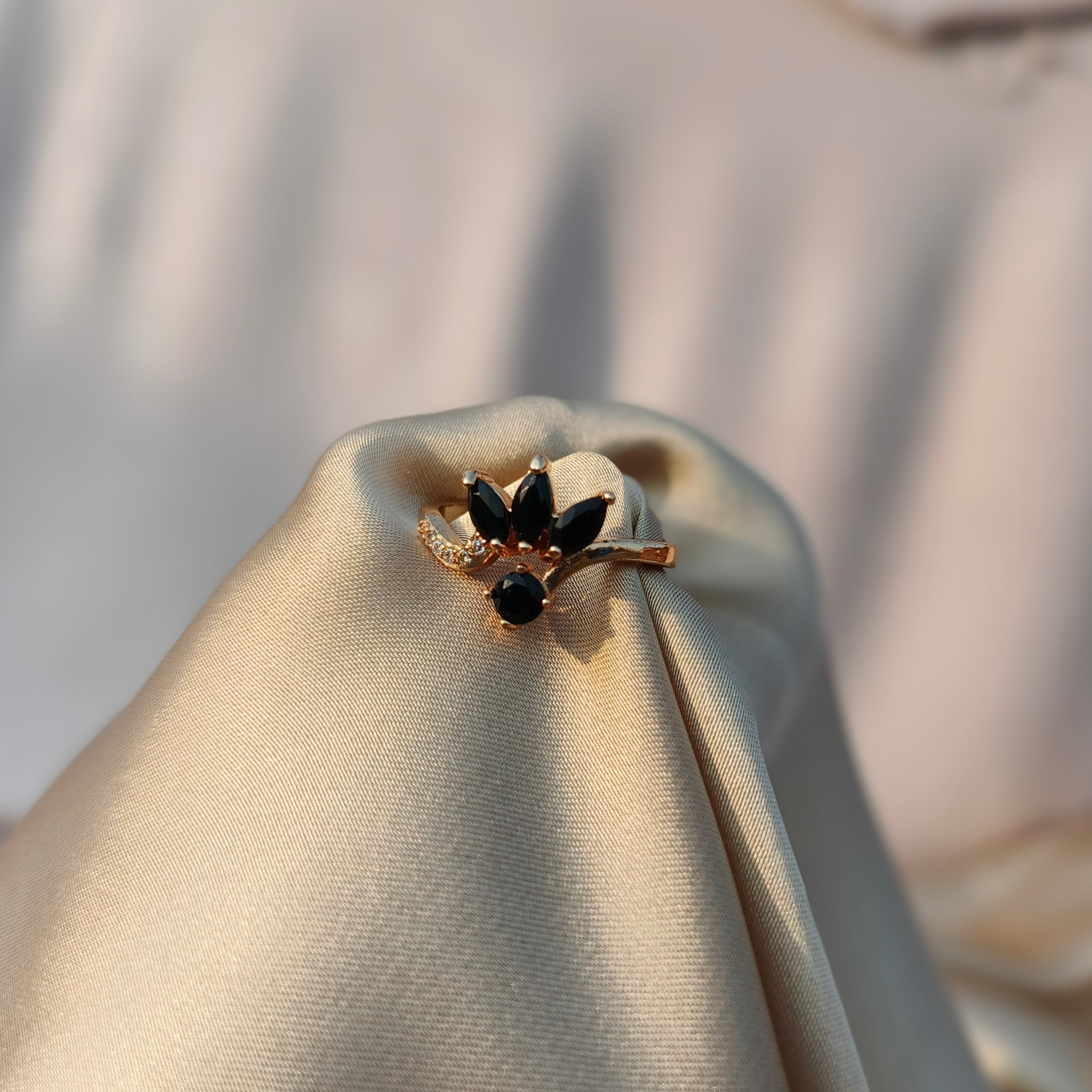 Adjustable Floral Crown Ring with Sparkling Zircon Stones – Elegant Statement Jewelry