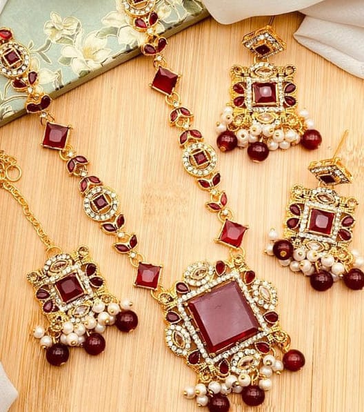 Egyptian Kundan Mala Set with Bindi