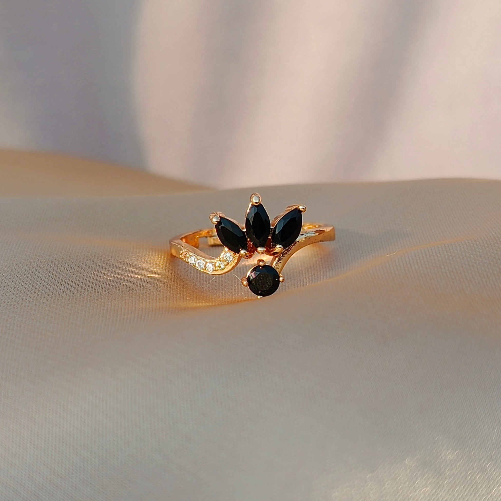 Adjustable Floral Crown Ring with Sparkling Zircon Stones – Elegant Statement Jewelry