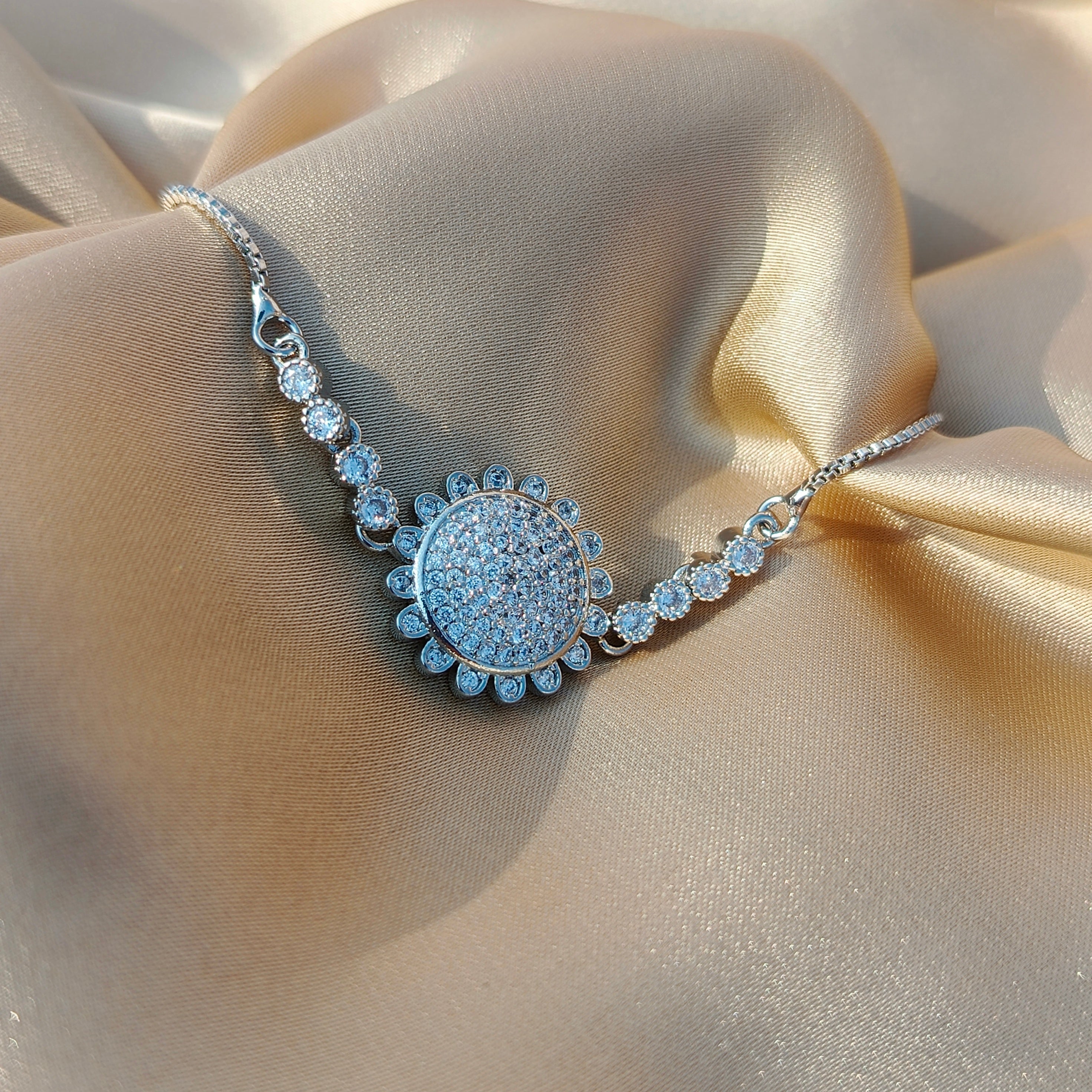 Elegant Silver Crystal Flower Bracelet – Adjustable Zircon Chain Jewelry for Women