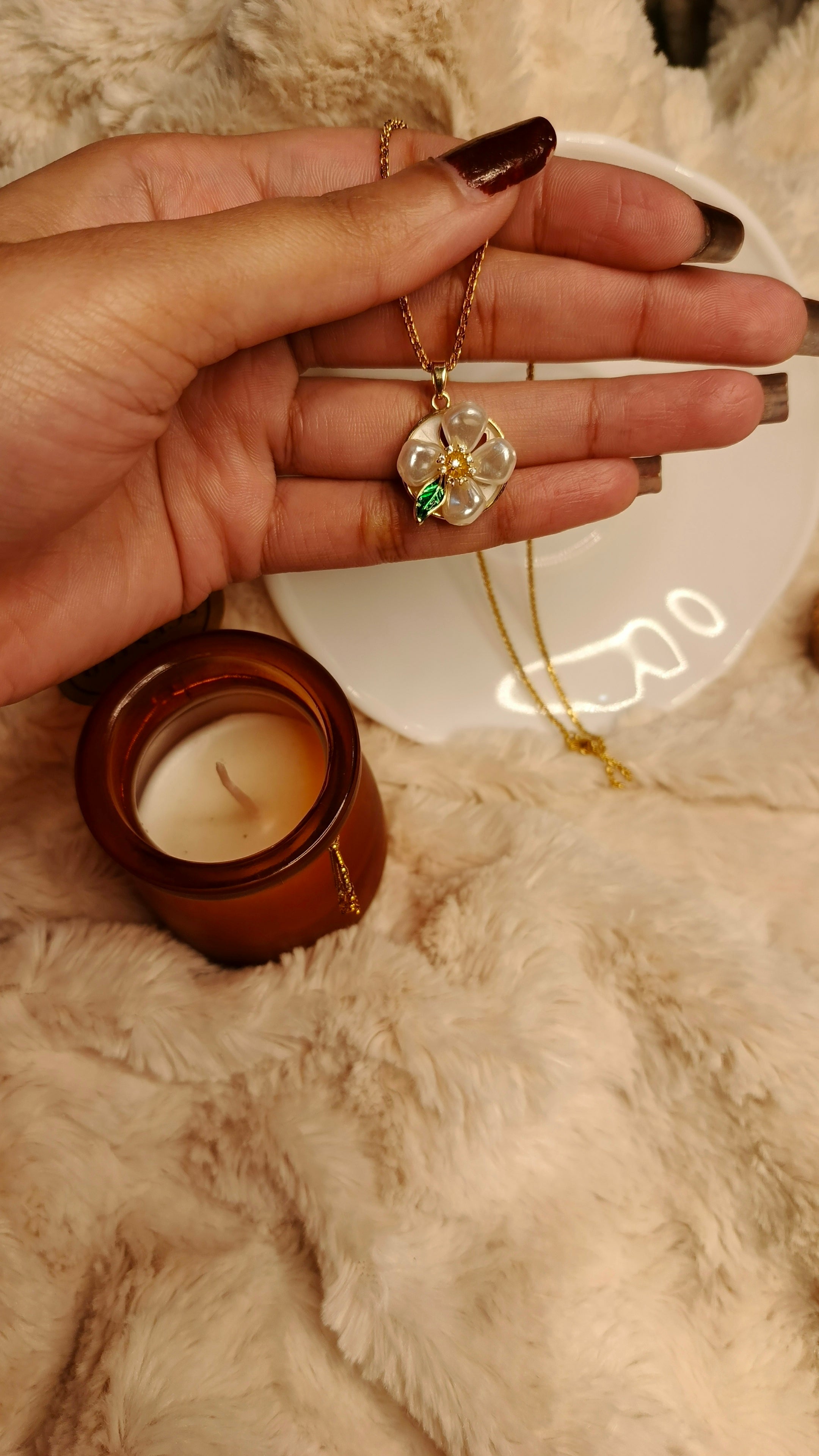 Gold Floral Pearl Pendant Necklace for Women